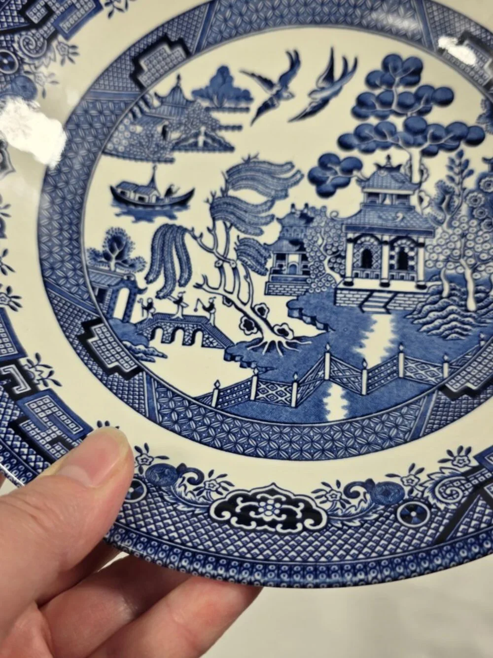 Churchill Willow Blue 9 Inch Round Shallow Vegetable Bowl Georgian Shape England